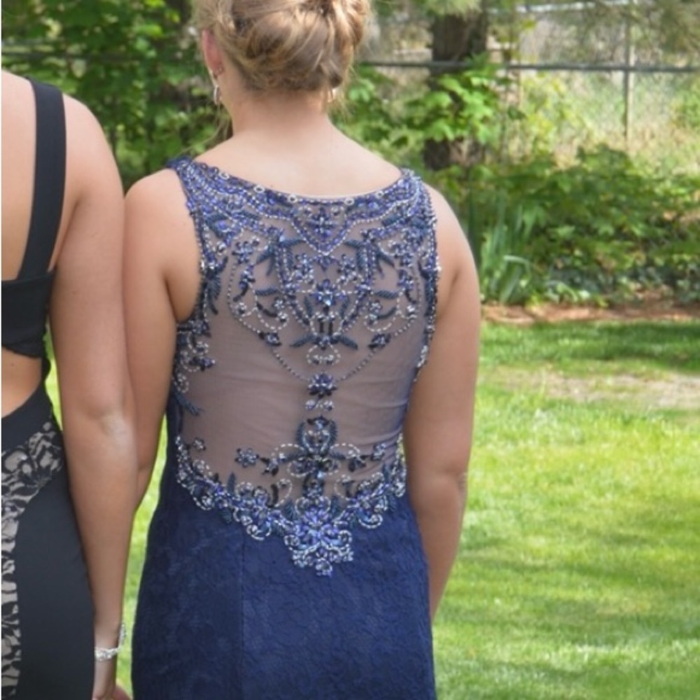 Prom dress - Picture 2 of 7